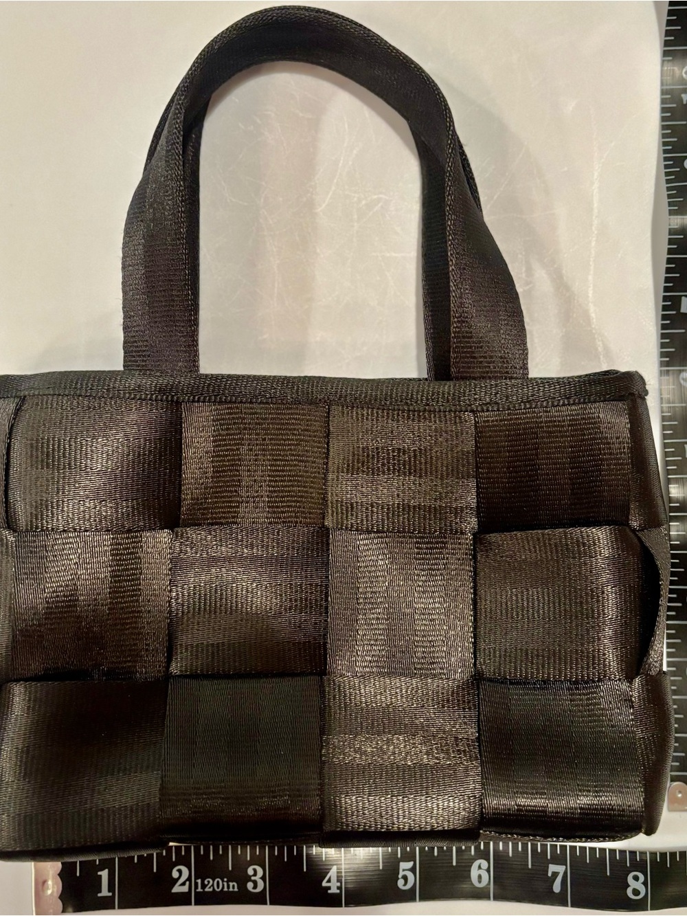 Harveys original seatbelt mini / petite 6”x9” tote / black / excellent pre-owned